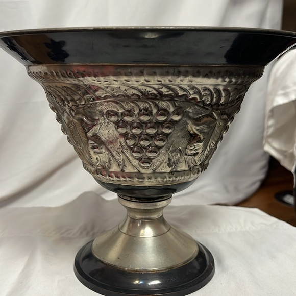 Reproduction/ Victorian retro Large Decorative chalice /fruit bowl - Picture 7 of 9